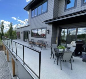 Top-quality deck and vinyl railing installation in Edmonton for residential and commercial projects.